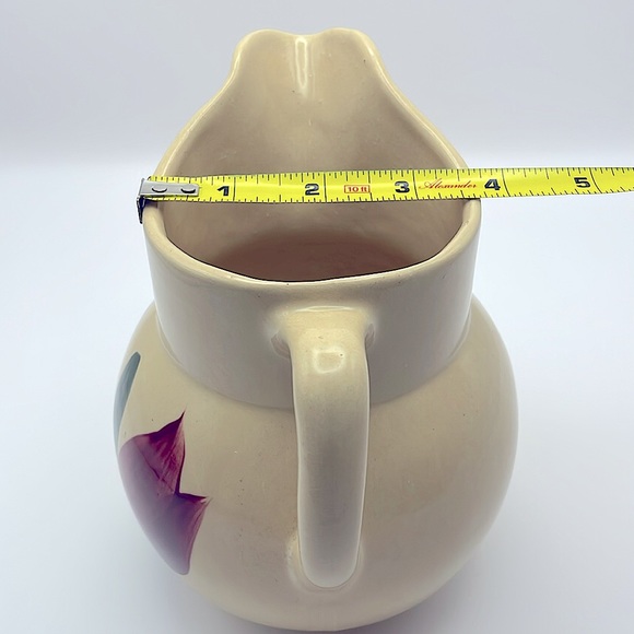 Watt Pottery, 1950’s Tulip Pattern Pitcher #16 - Picture 11 of 13